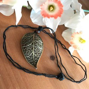 Long Leaf Hemp Necklace